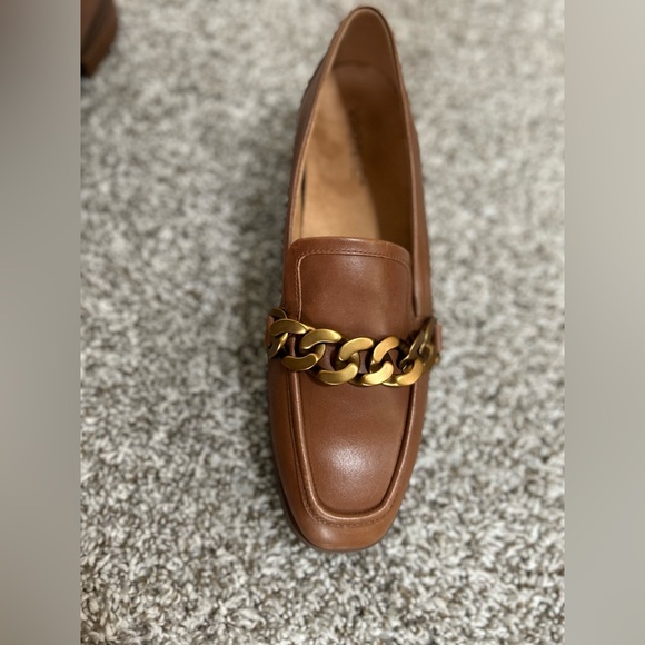 Vionic Mizelle Gold Chain Brown Loafers Shoes Size 8 Minimalist Classic Elegant - Picture 2 of 11